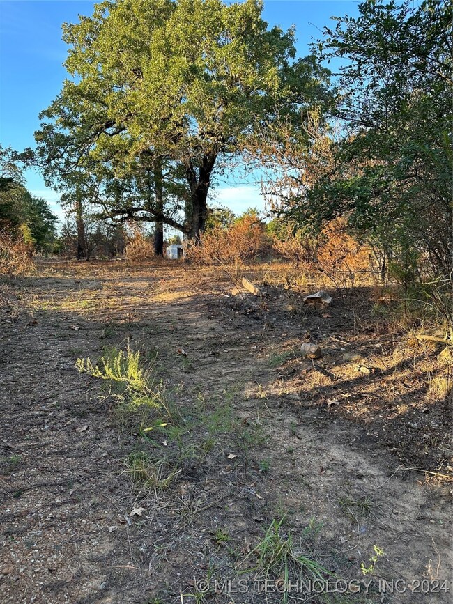 the gate opens to this flattened area to drive ont