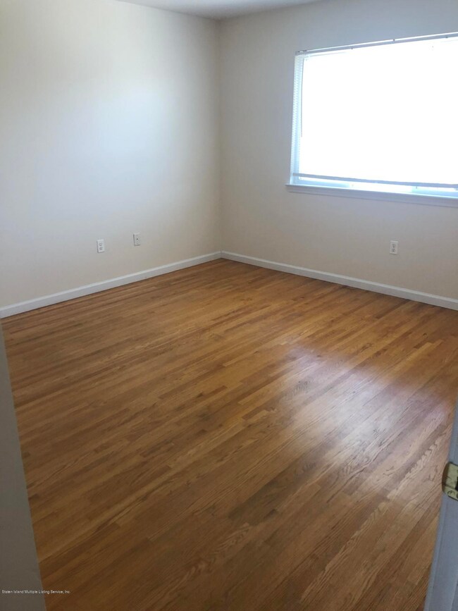 11 Madsen Ave, Staten Island, NY 10309 - photo 6