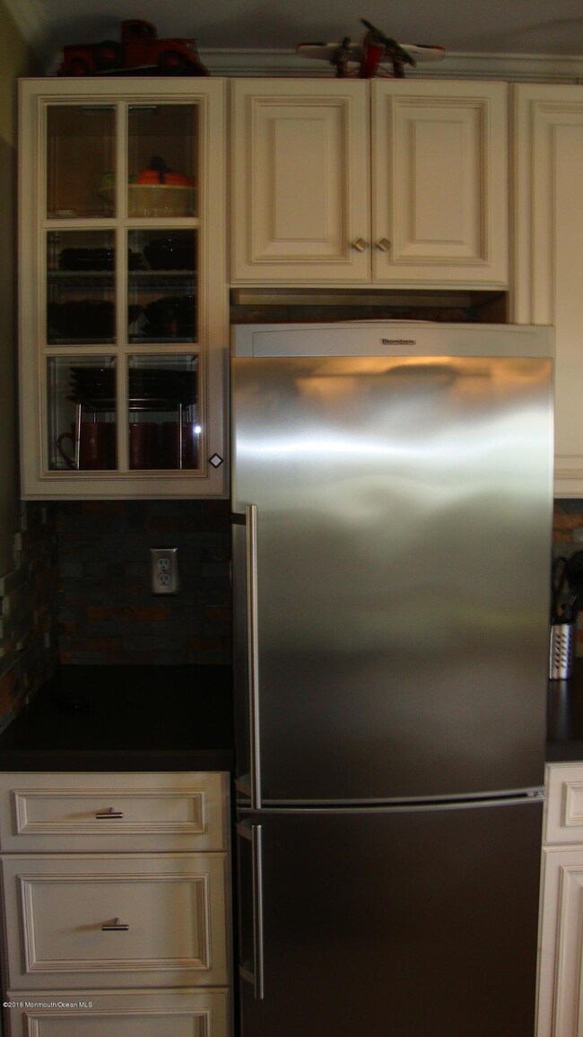 9 N Chestnut Ave, Whiting, NJ 08759 - photo 6