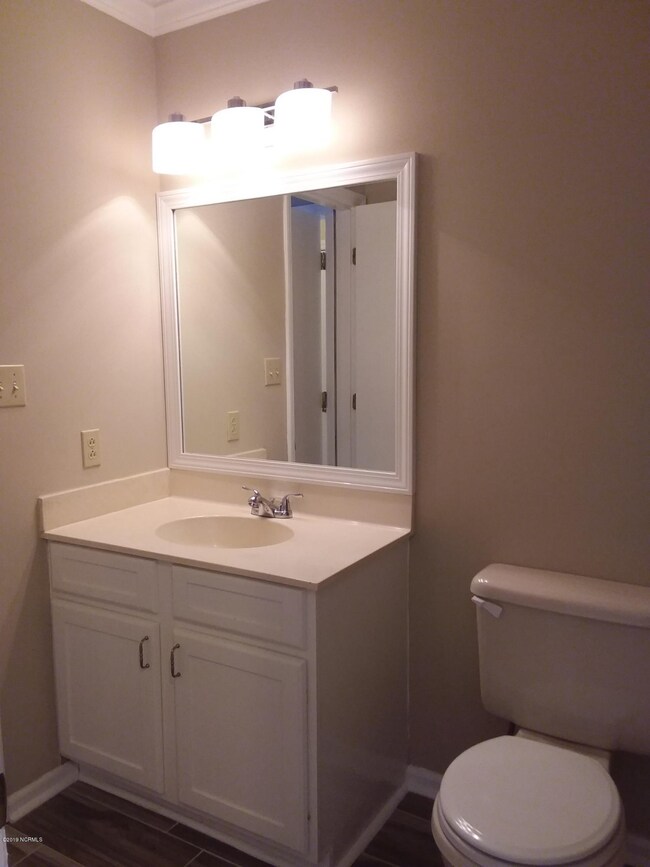 Bathroom 2 - Copy (2)