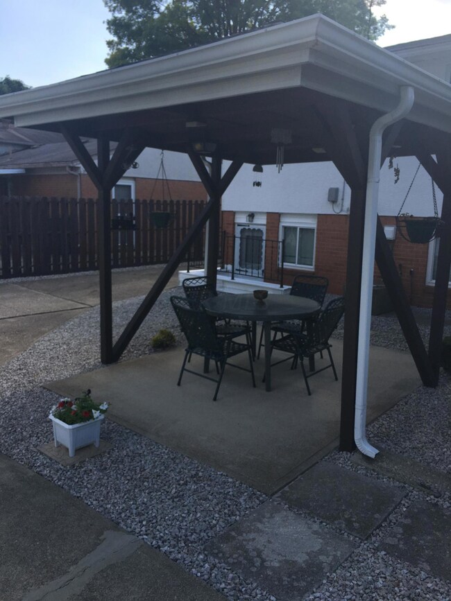 Pergola/ Patio
