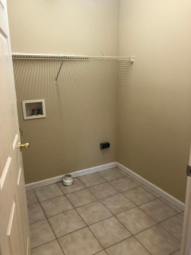 Colony Circle Laundry Room