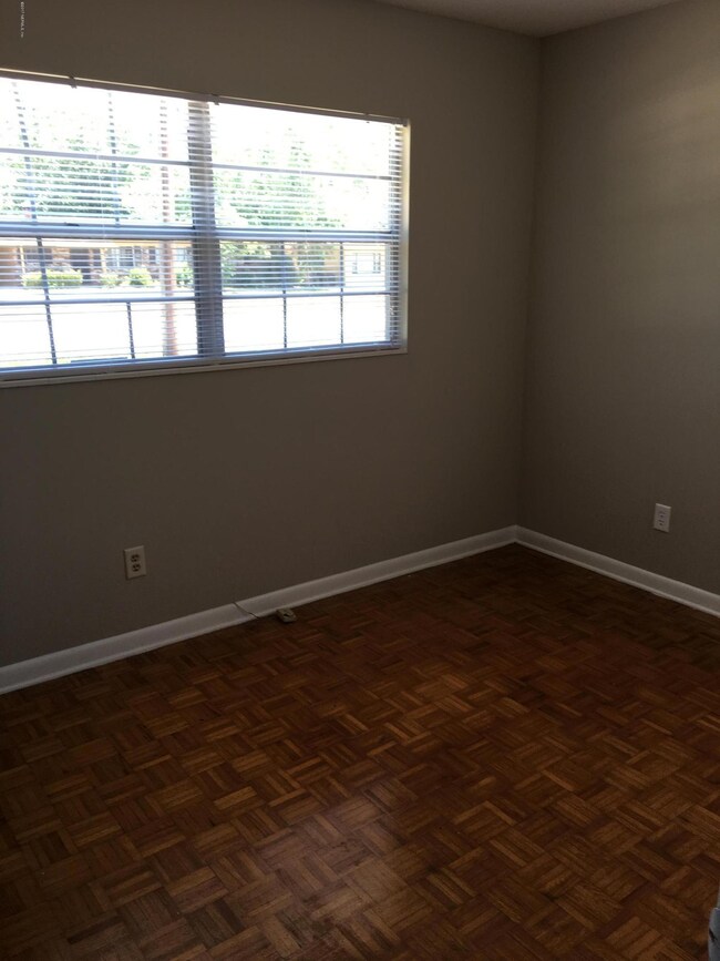 5018 Mc Manus Dr, Jacksonville, FL 32210 - photo 7