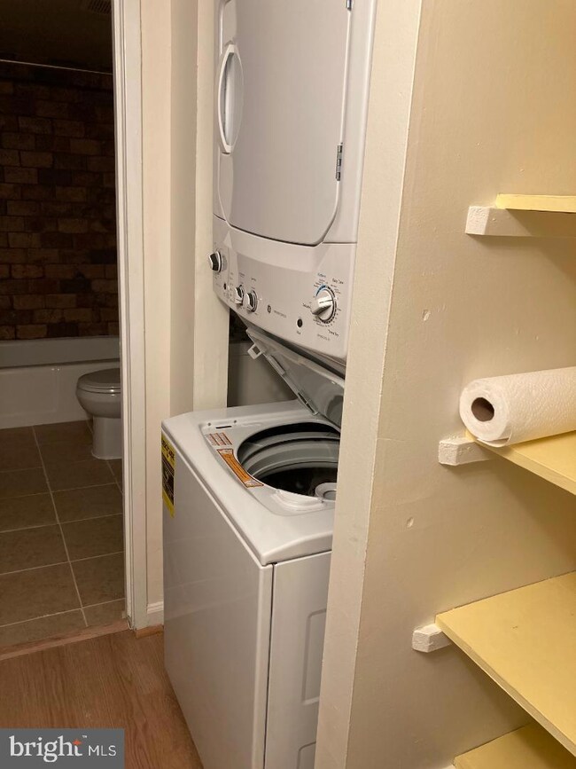 8718 Village Square Dr unit 11/8718, Alexandria, VA 22309 - photo 5