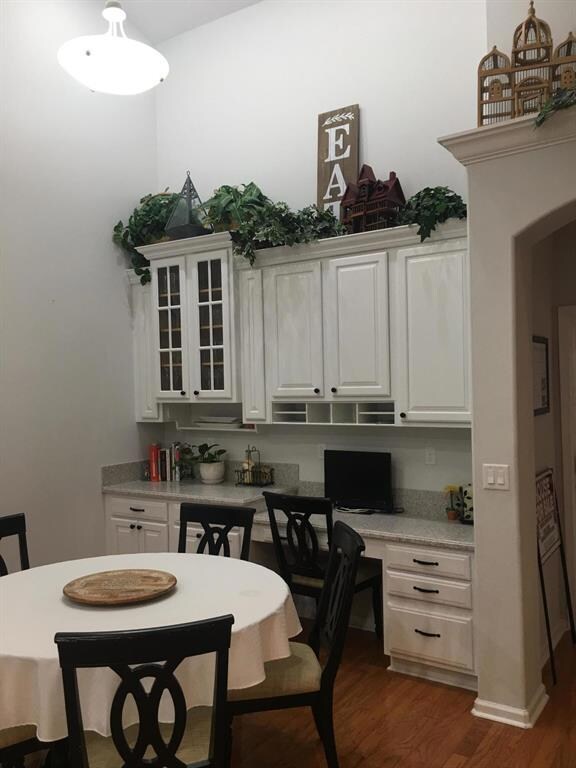 Eat In Kitchen