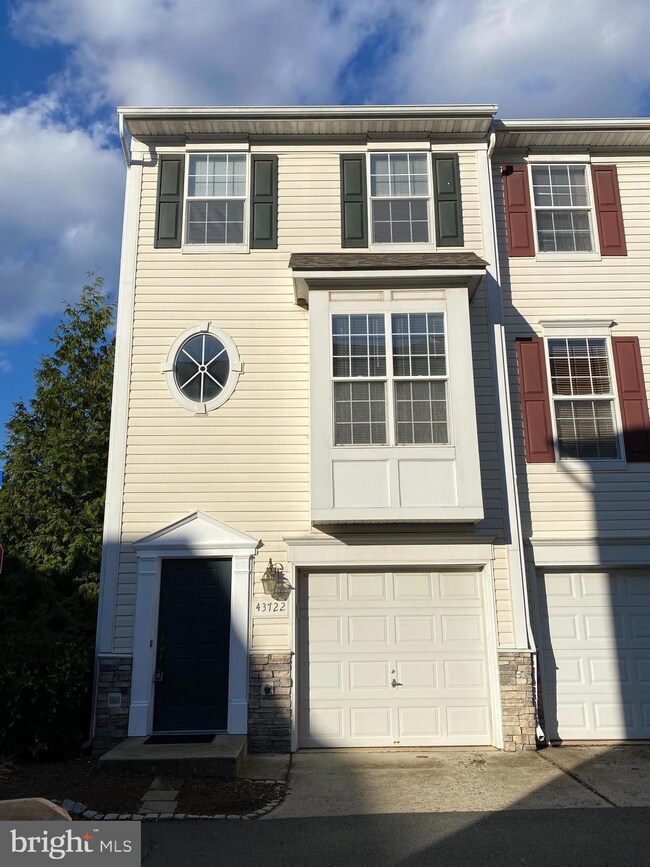 43722 Clear Lake Square, Ashburn, VA 20147 - photo 2