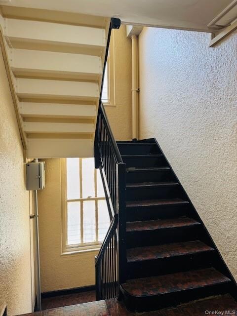 48-20 44th St unit 4C, Woodside, NY 11377 - photo 4