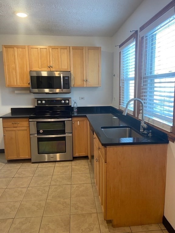 35 Endicott St unit 1, Saugus, MA 01906 - photo 2