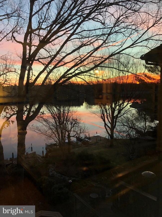 2012 Lakebreeze Way, Reston, VA 20191 - photo 4