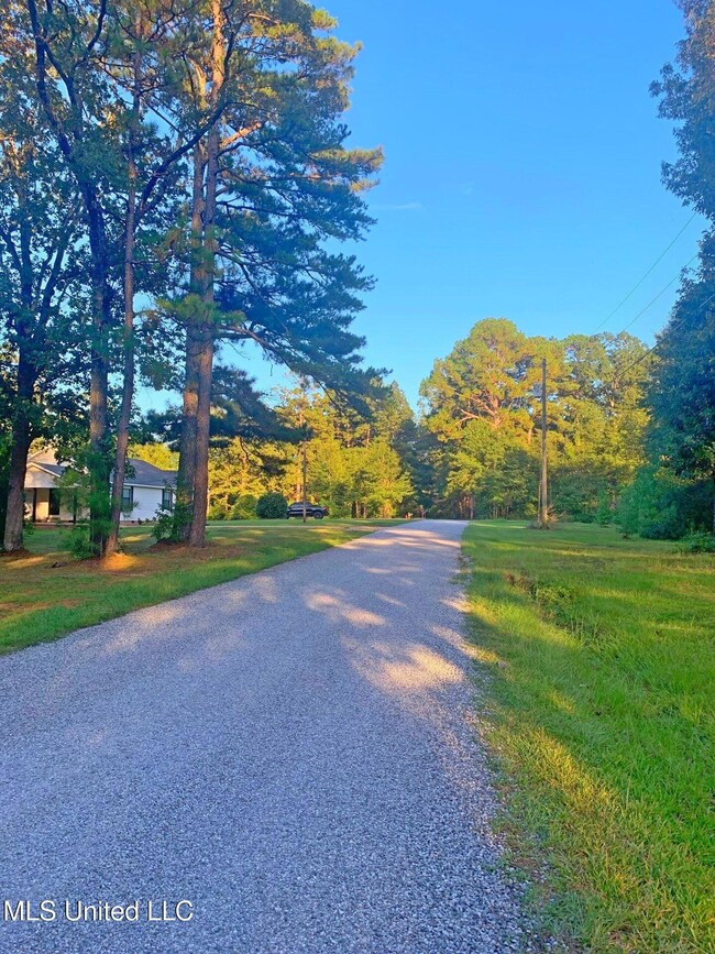 1106 Harrison Dr, McComb, MS 39648 - photo 3