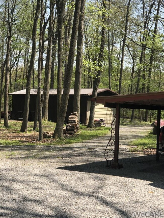 OUTBUILDING FOR TWO LARGE VEHICLES