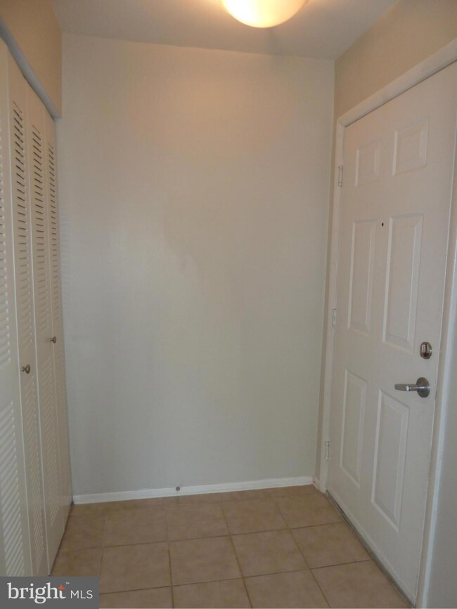 1723 Ascot Way unit C, Reston, VA 20190 - photo 2