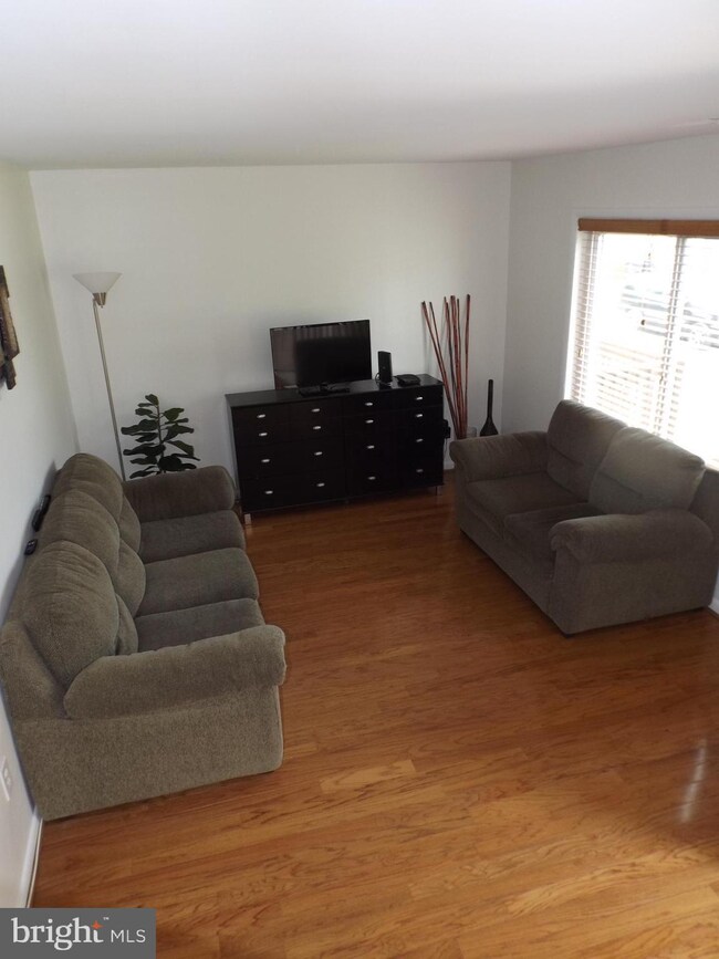 11300 Laurelwalk Dr, Laurel, MD 20708 - photo 7