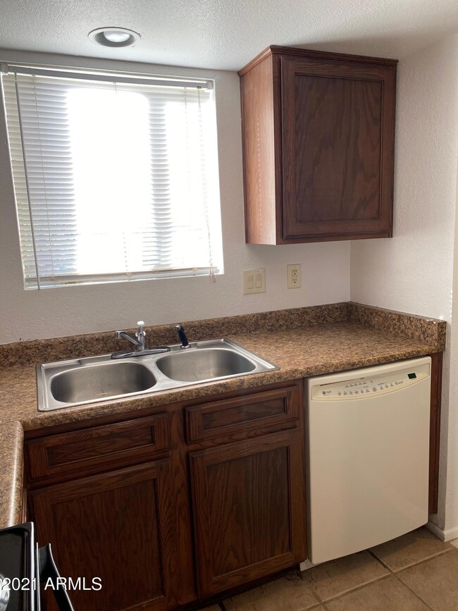 033D5CF9-C4ED-452E-BD14-CD12255EB734