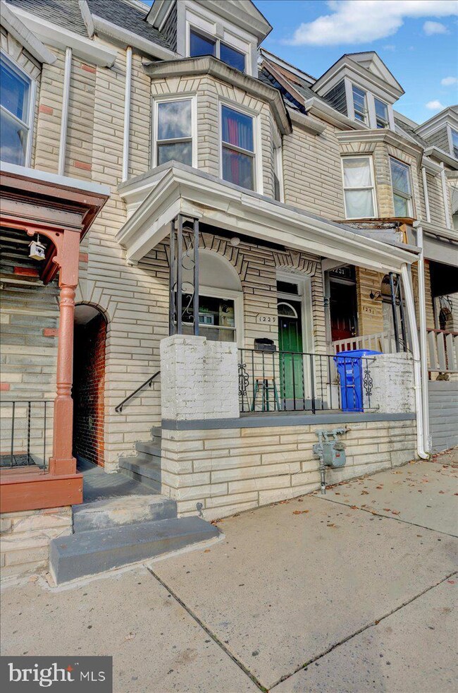 1229 Buttonwood St, Reading, PA 19604 - photo 3