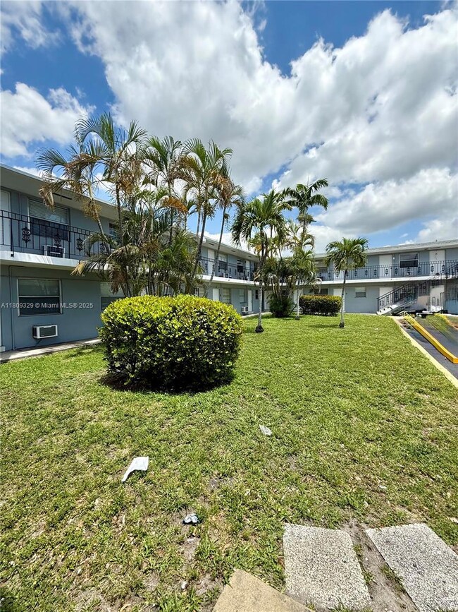 519 SW 27th Ave unit 208, Fort Lauderdale, FL 33312 - photo 3