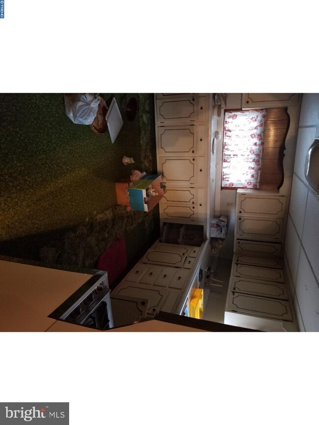 129 N 2nd St, Saint Clair, PA 17970 - photo 2