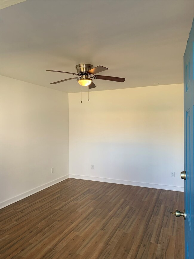 4706 Yellowstone Blvd unit 9, Houston, TX 77021 - photo 2