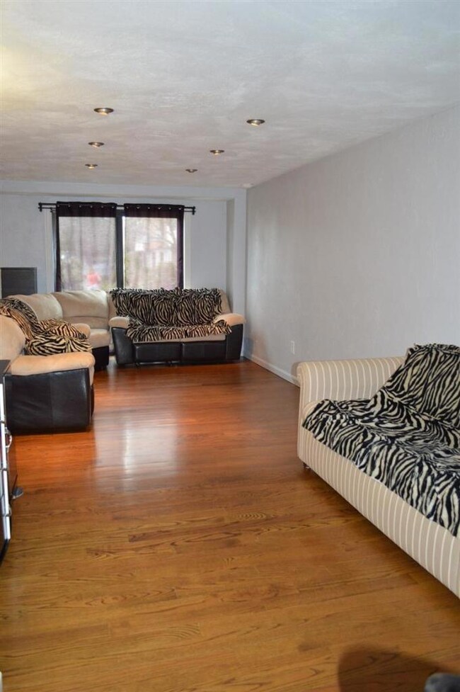 329 W Main St unit 11, Hyannis, MA 02601 - photo 6