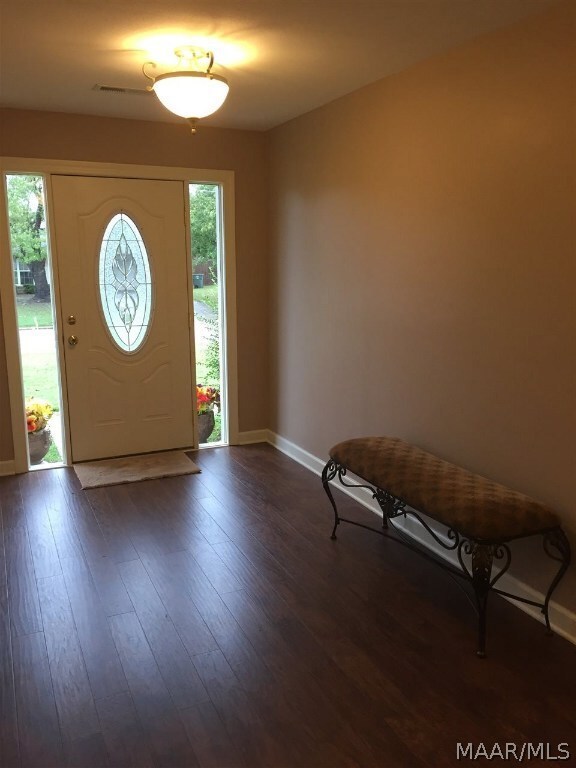 Spacious Entry Foyer