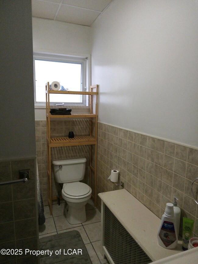 Apt.1 Bathroom