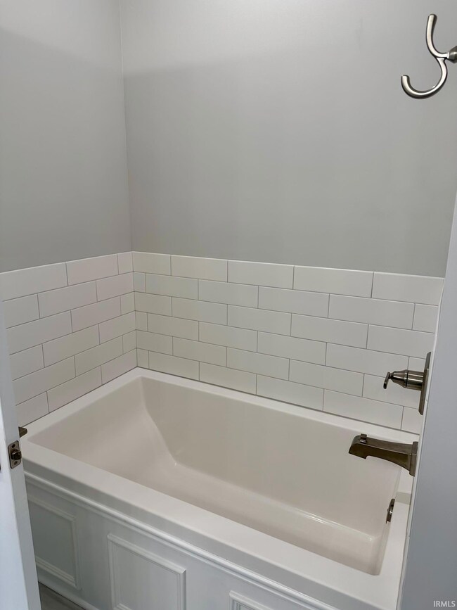 6945 Barlow Ct, Newburgh, IN 47630 - photo 3