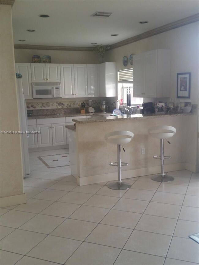 6802 NW 111th Ave, Doral, FL 33178 - photo 4