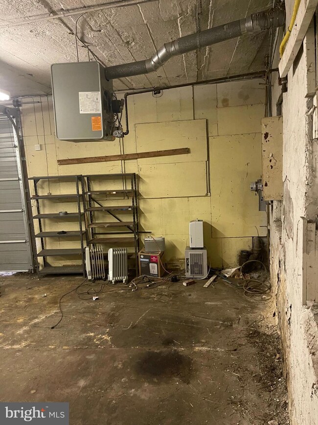201 Spring Mill Ave unit GARAGE, Conshohocken, PA 19428 - photo 7