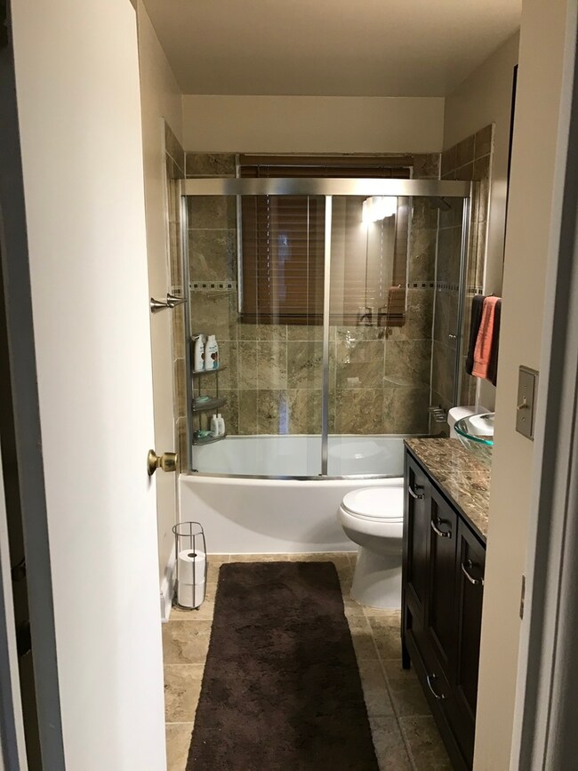 17821 Harvard Ln, Country Club Hills, IL 60478 - photo 2