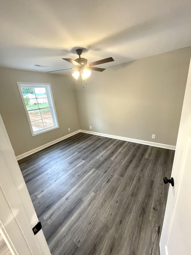 1300 Green Ln, Shelbyville, TN 37160 - photo 6