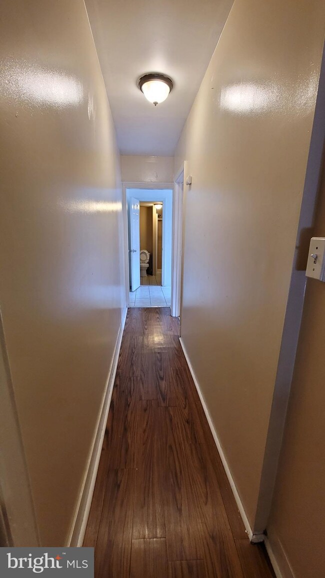 410 N 6th St unit 2R, Reading, PA 19601 - photo 5