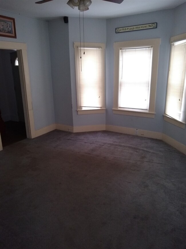 17 Pierce St, Nashua, NH 03060 - photo 5