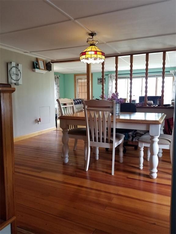 DINING ROOM INTO THE LIVING ROOM