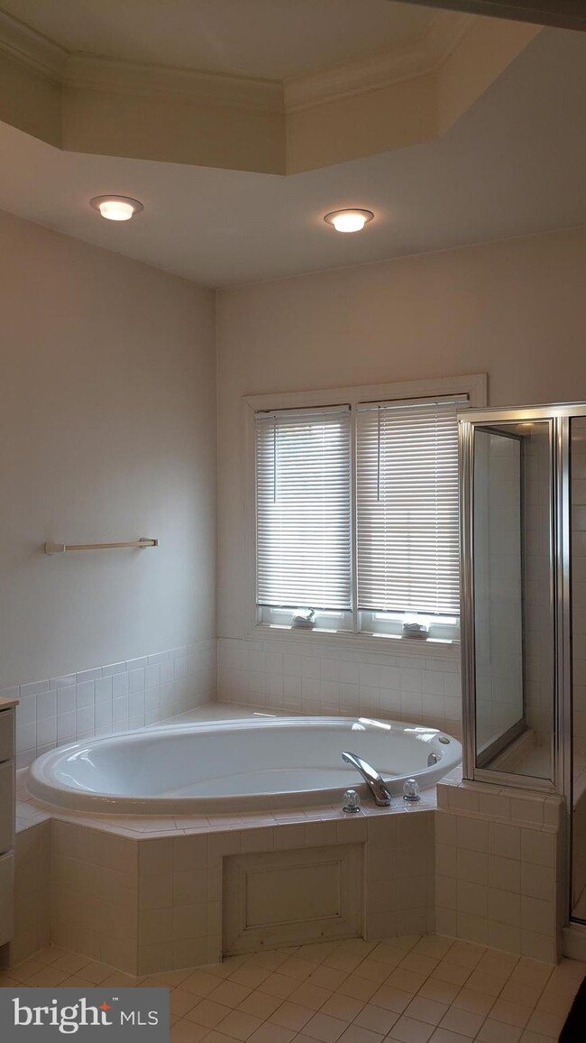11335 Oxford Crest Ln, Laurel, MD 20723 - photo 5
