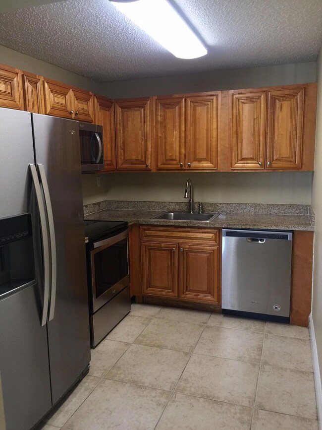 1209 Meadows Cir, Boynton Beach, FL 33436 - photo 2