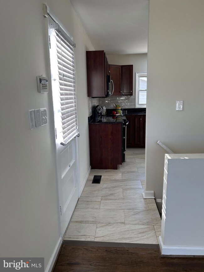 3413 Wenona S, Laurel, MD 20724 - photo 4