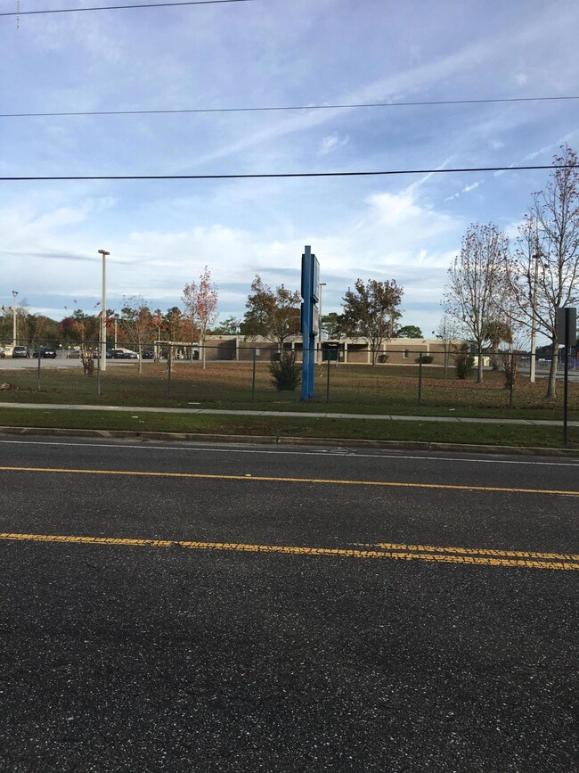 2346 Leonid Rd, Jacksonville, FL 32218 - photo 6