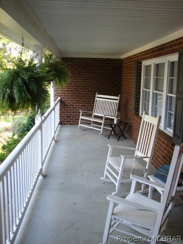 6859 Powhatan Dr, Hayes, VA 23072 - photo 5