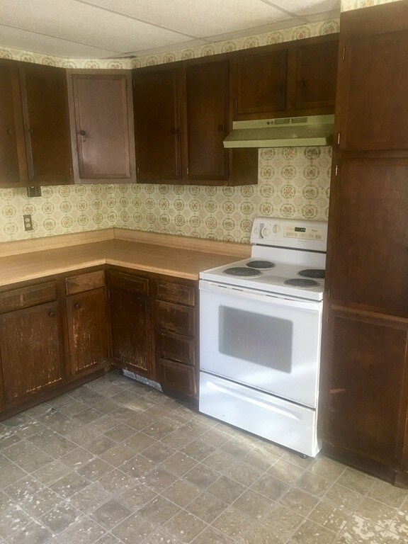 289 Sterling St, Clinton, MA 01510 - photo 3