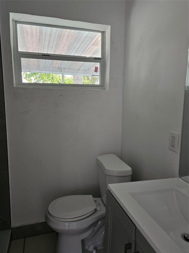 538 28th St, West Palm Beach, FL 33407 - photo 2