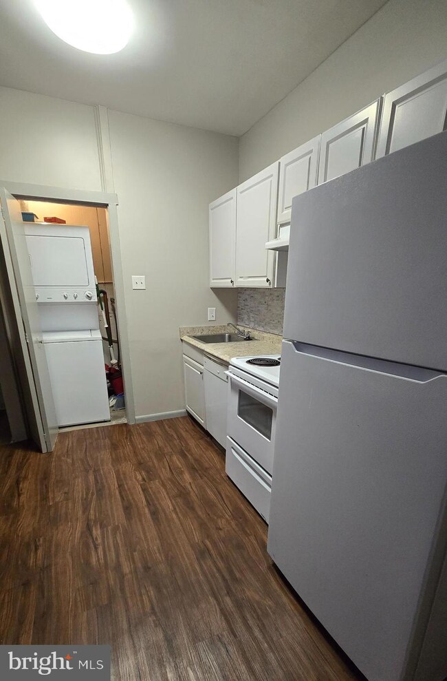 4303 Main St unit 2, Philadelphia, PA 19127 - photo 2