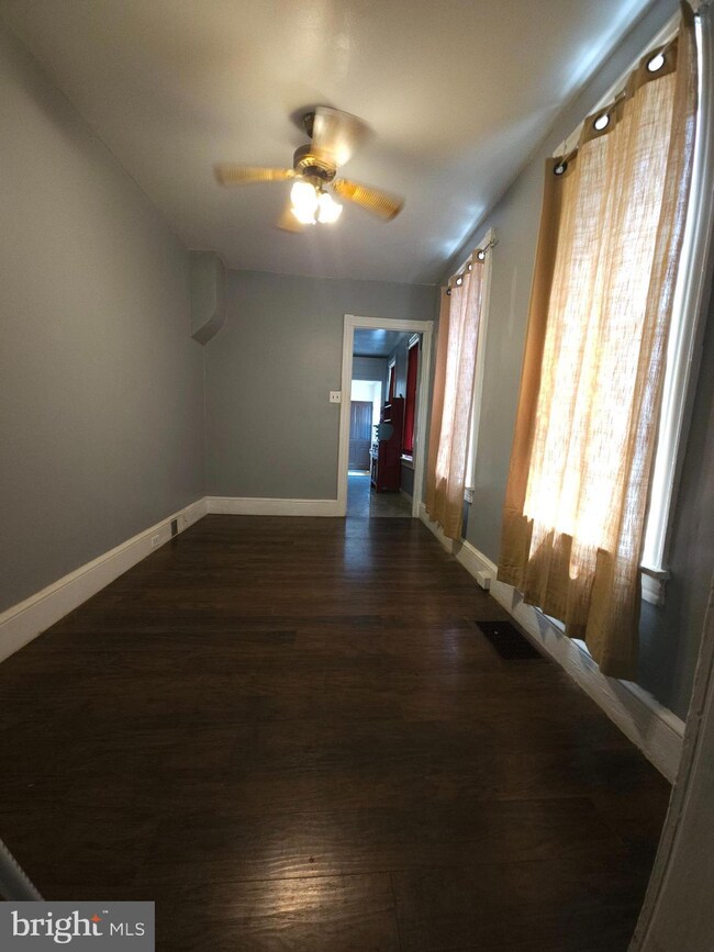 321 S 17 1 2 St, Reading, PA 19602 - photo 4