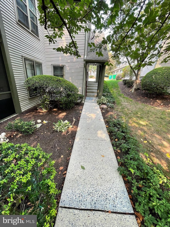 579 Roslaire Dr, Hummelstown, PA 17036 - photo 2