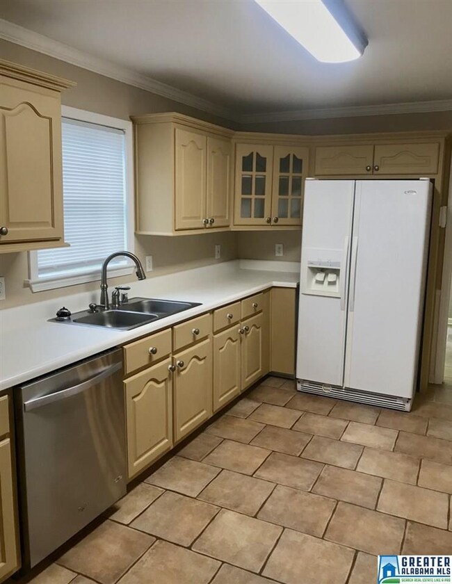 721 Jason Cir, Center Point, AL 35215 - photo 6