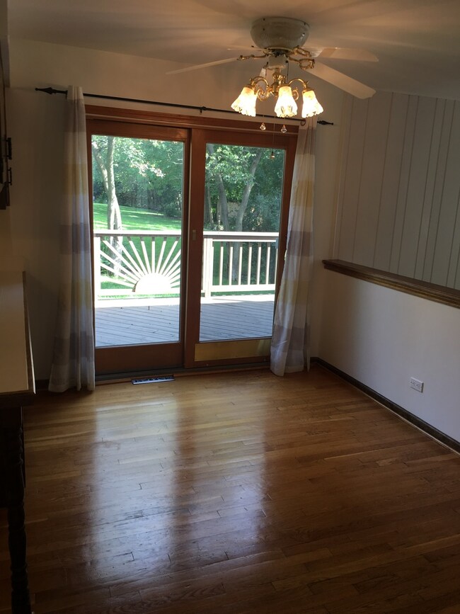 1050 E Gartner Rd unit 3, Naperville, IL 60540 - photo 6