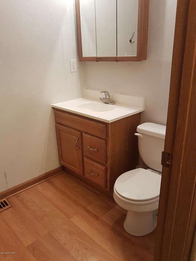 Main Bath with Tub/Shower