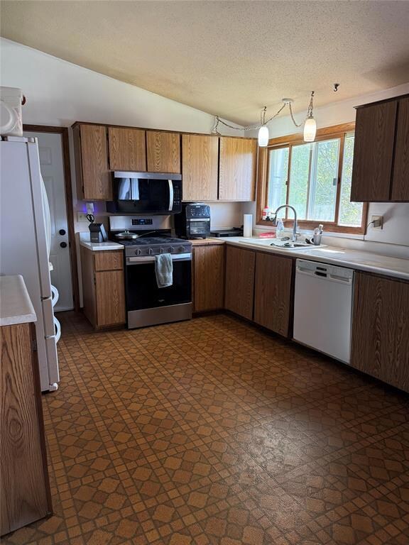 904 Guthrie St, Adair, IA 50002 - photo 4