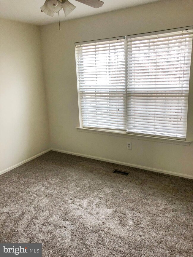 104 Pennsbury Ln, Woodbury, NJ 08096 - photo 4