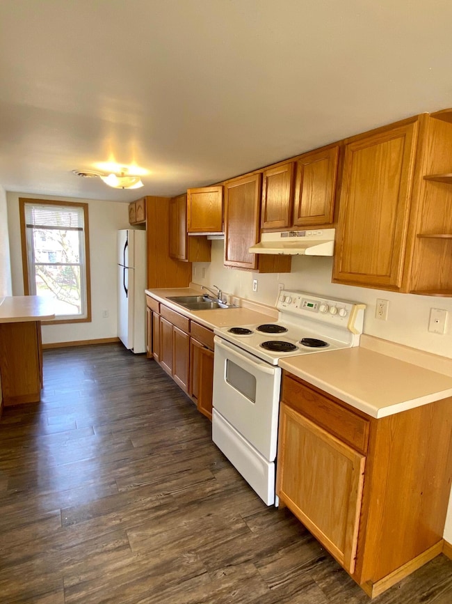 1124 West Ave S, La Crosse, WI 54601 - photo 2