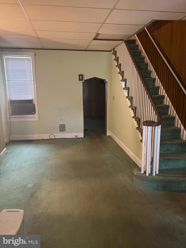 817 Line St, Camden, NJ 08103 - photo 2